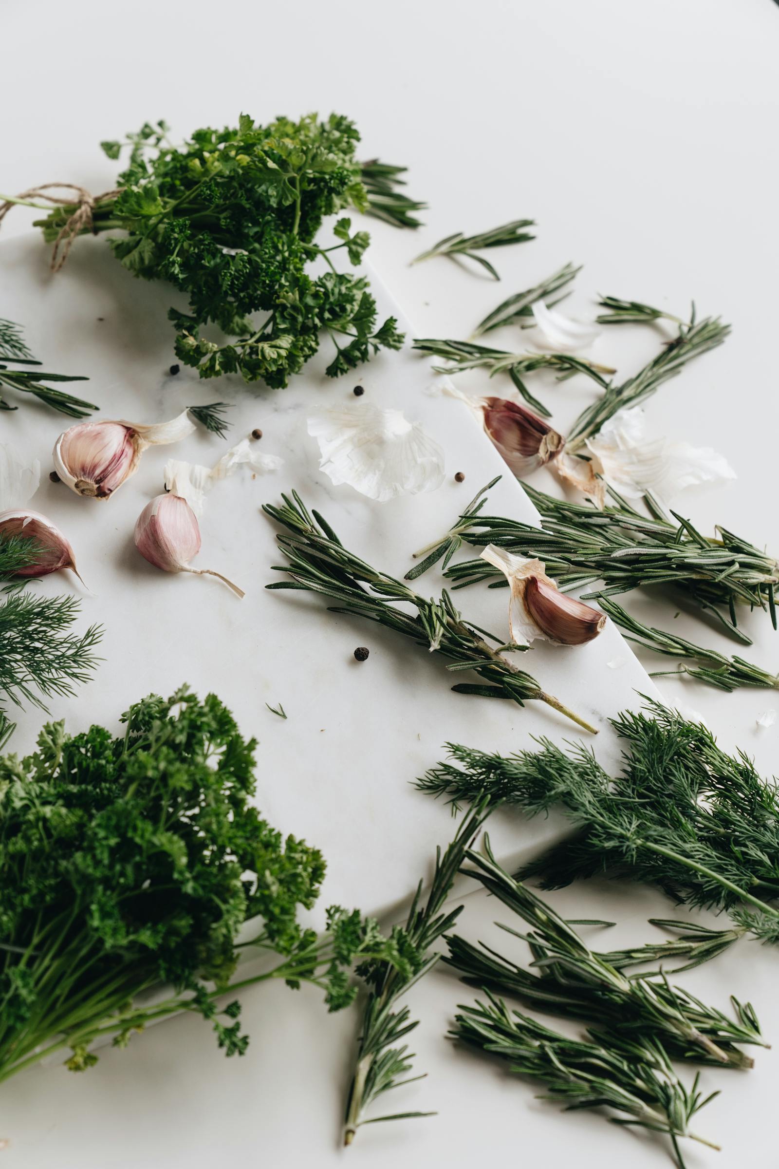 Omelett med spinat, feta og urter