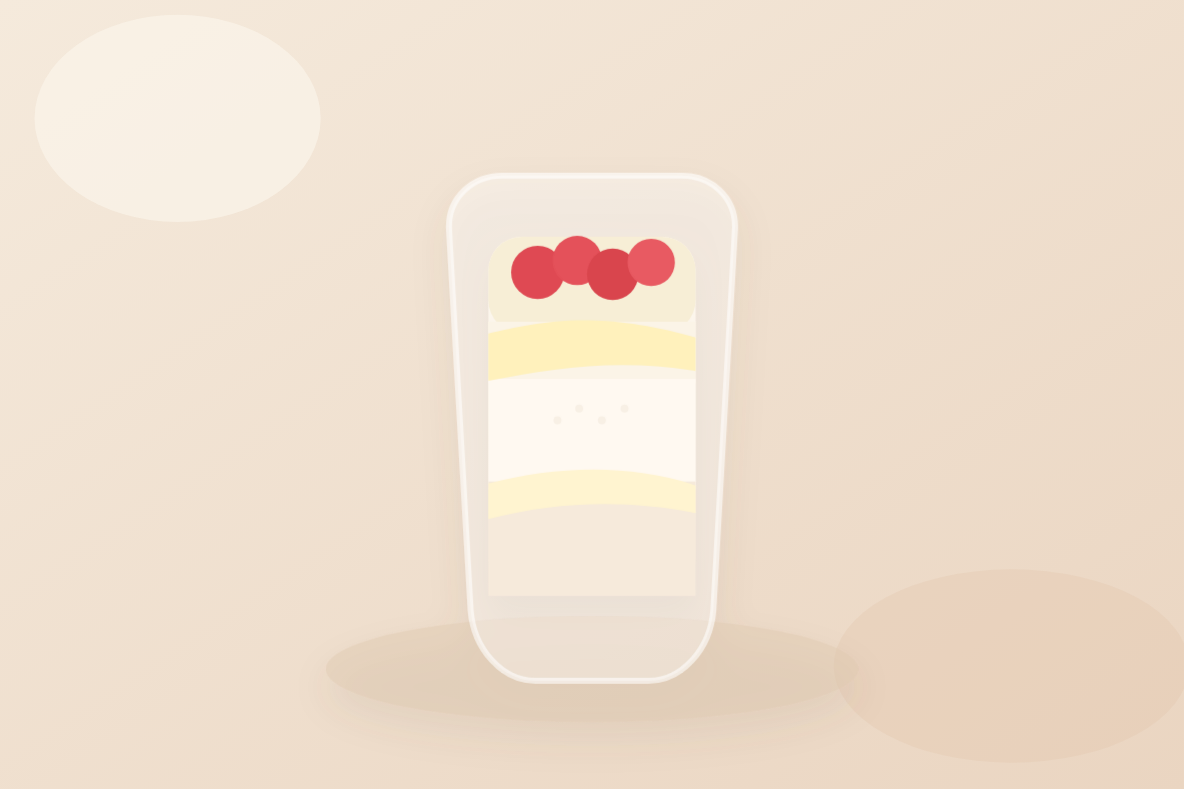 Sitron-ostekake i glass med jordbær